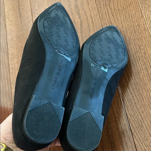 Kelly & Katie Classic Black Pointed Toe Loafers, size 8.5 - Picture 8 of 9